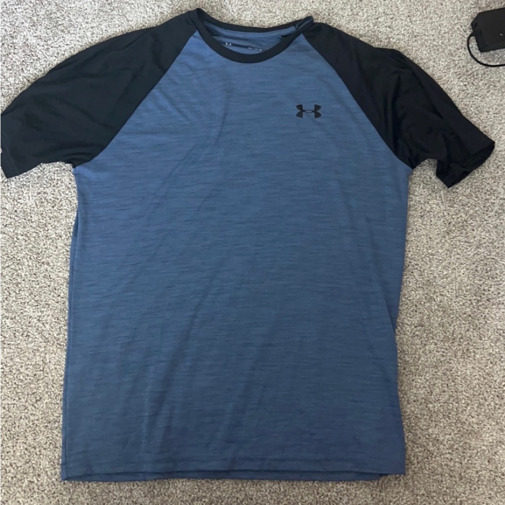 Under Armour blue/black dry fit tshirt Size medium